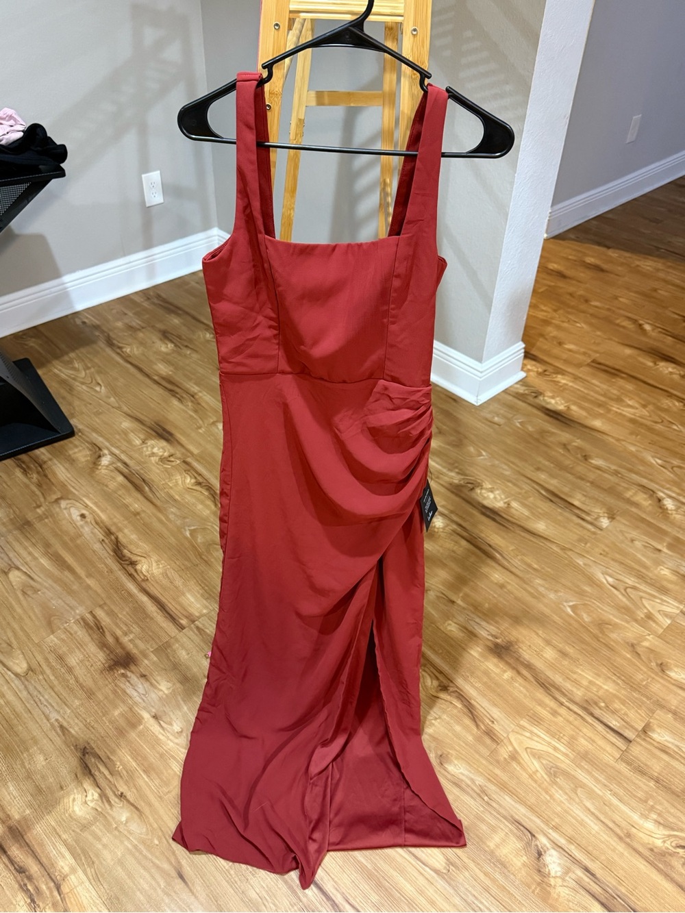 NWT Lulus Red Sleeveless Evening Dress, Size S